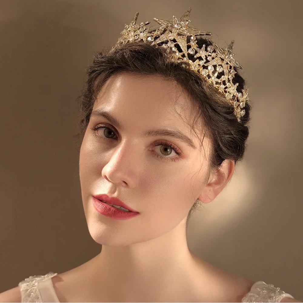 Elegant Gold Star Tiara - Picture 6 of 7